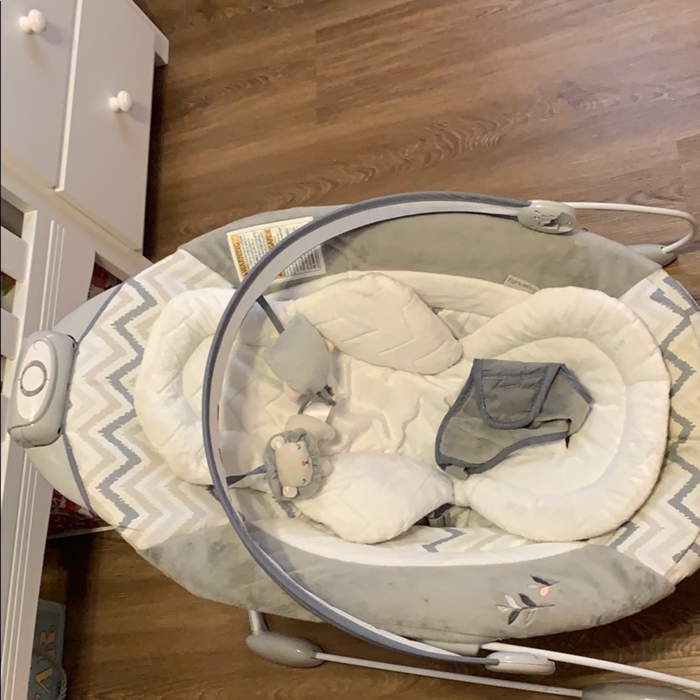 Baby bounce/ vibration seat